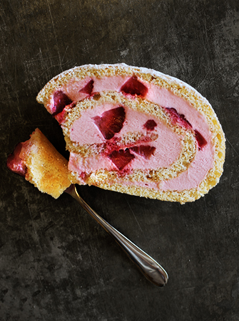 Erdbeer-Roulade